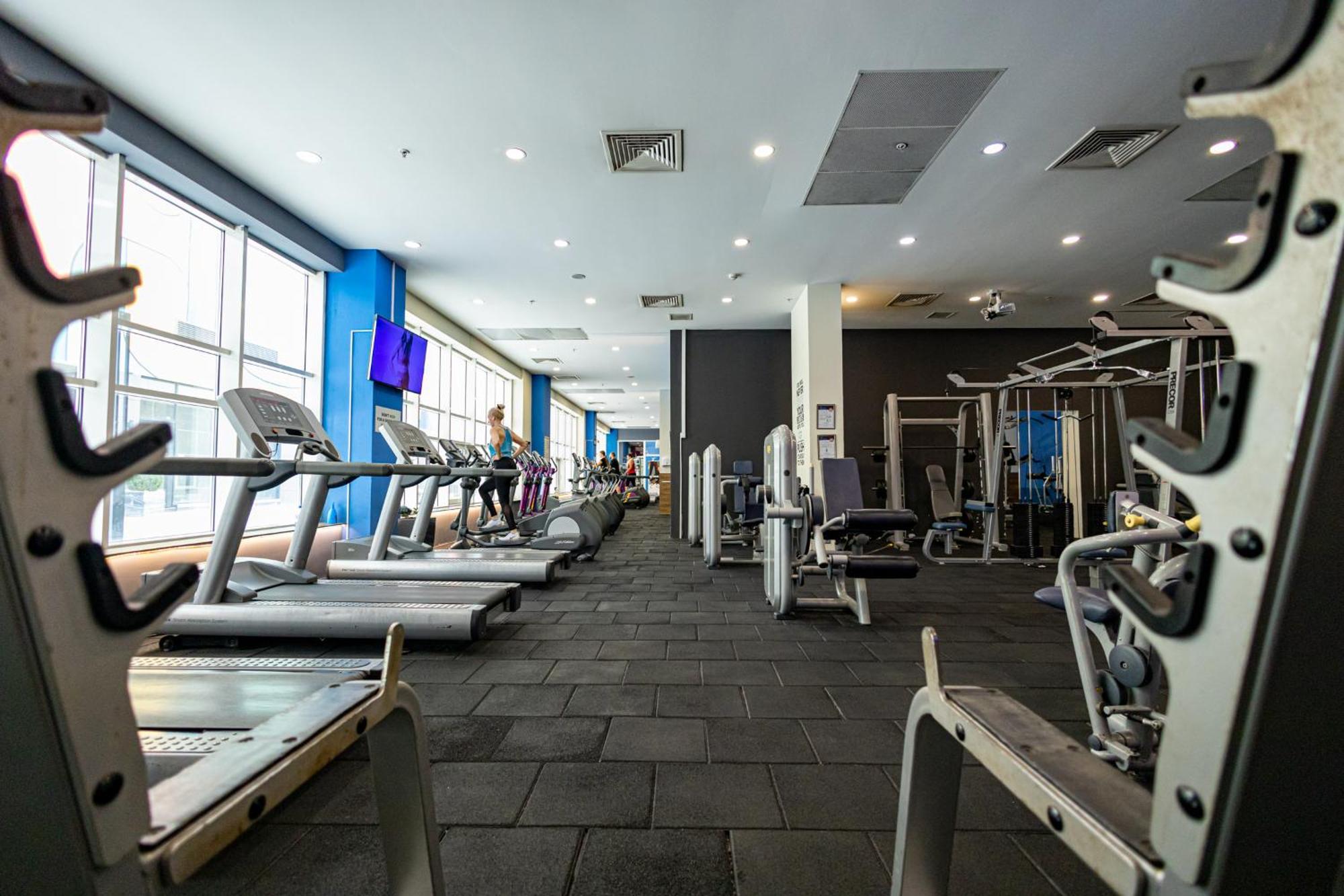 19Th & 18Th Floor Secure Apartments With Pool & Fitness & Parking Included In Price Скопье Экстерьер фото