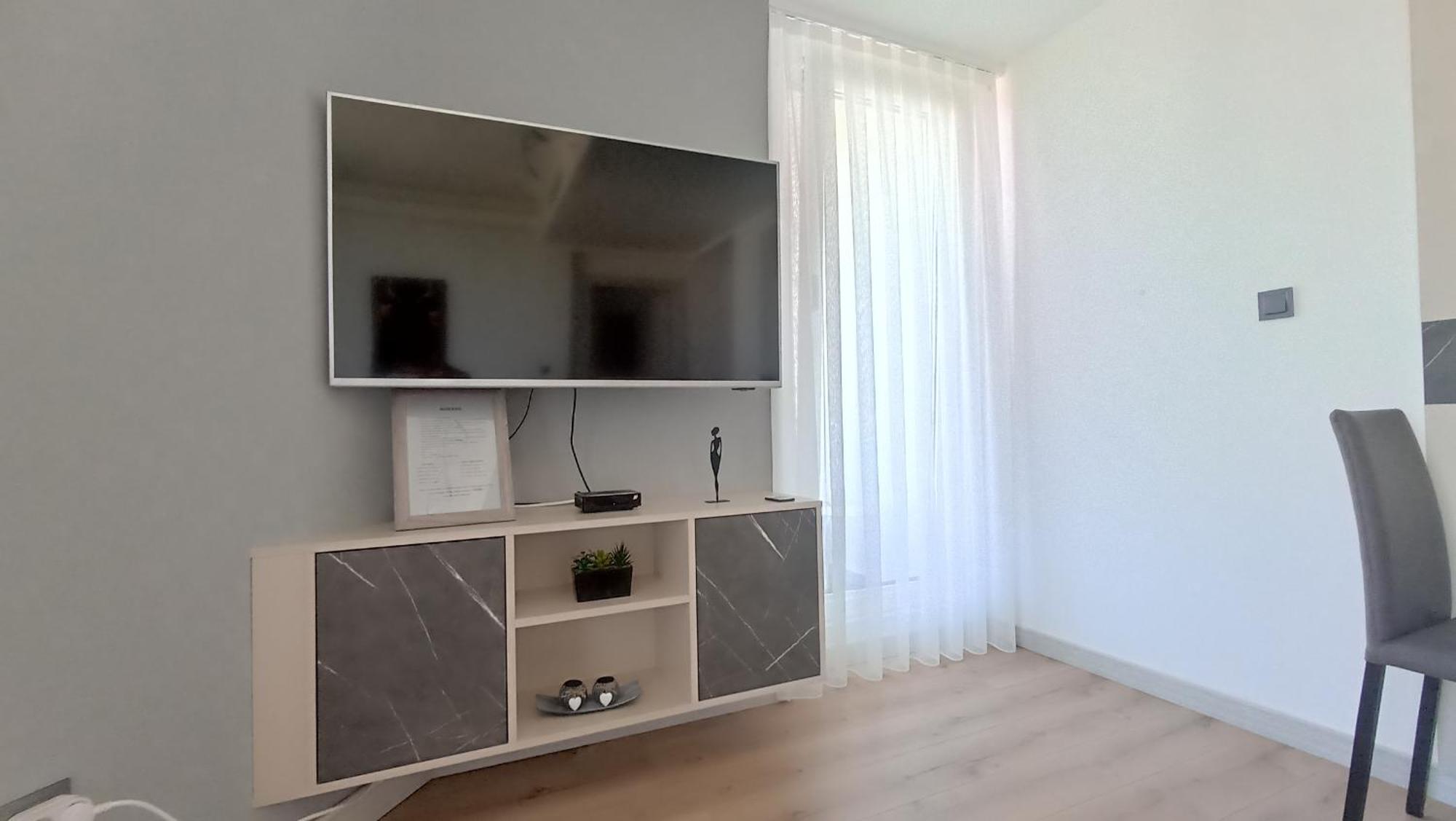 19Th & 18Th Floor Secure Apartments With Pool & Fitness & Parking Included In Price Скопье Экстерьер фото