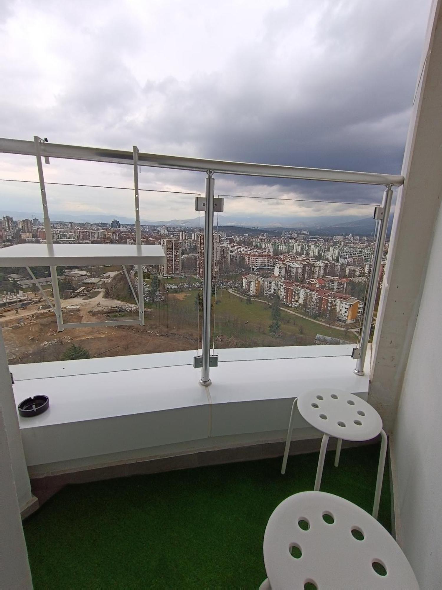 19Th & 18Th Floor Secure Apartments With Pool & Fitness & Parking Included In Price Скопье Экстерьер фото