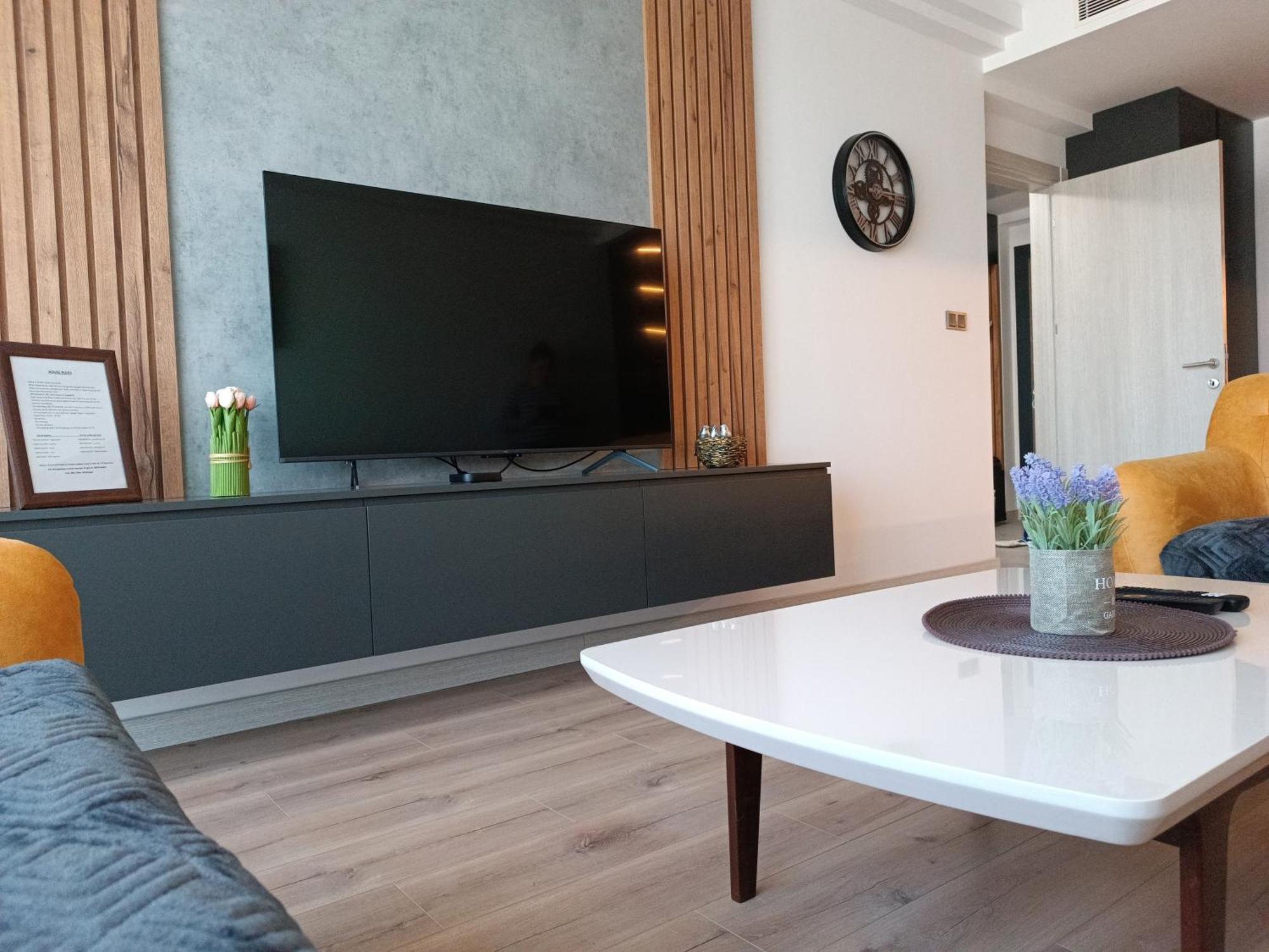 19Th & 18Th Floor Secure Apartments With Pool & Fitness & Parking Included In Price Скопье Экстерьер фото