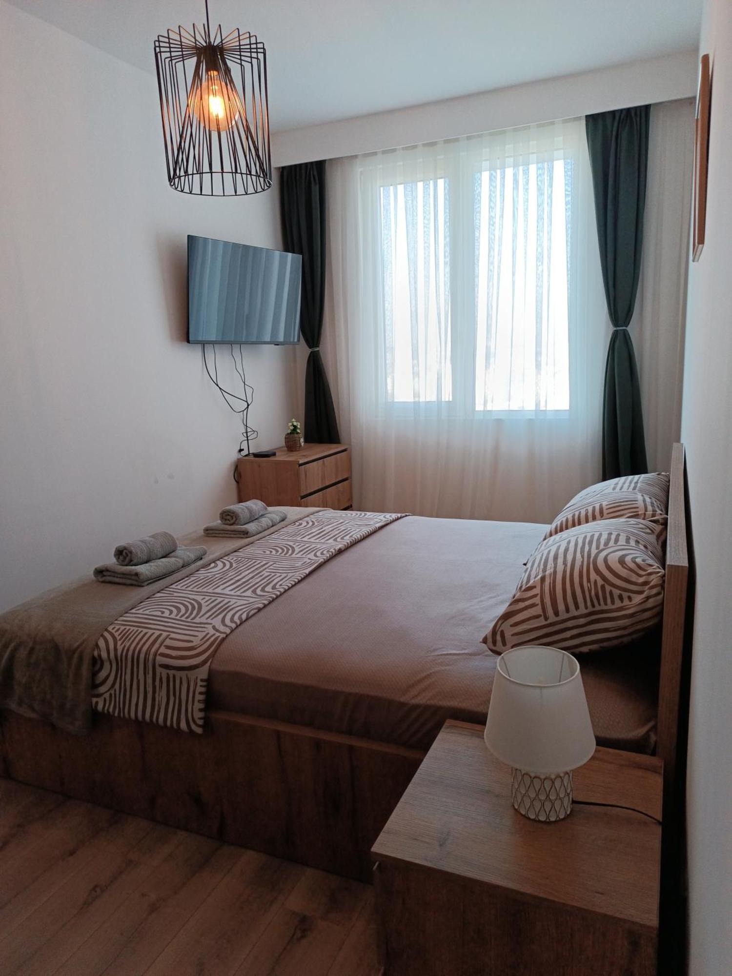 19Th & 18Th Floor Secure Apartments With Pool & Fitness & Parking Included In Price Скопье Экстерьер фото